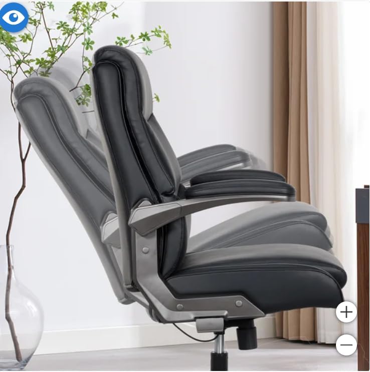 Flip-up armrests on office chair