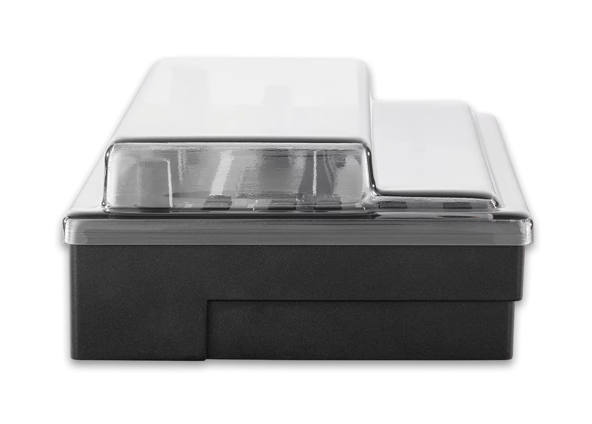 Decksaver Coque pour Roland MC-101 (Soft-Fit) – Couvercle de protection en polycarbonate super durable de couleur transparente fumée, fabriquée au Royaume-Uni – Le choix des producteurs pour une
