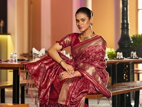 Image of SWORNOF Women's Patola silk saree for Patola festival Wedding silk with rich pallu Design sarees for women with blouse piece