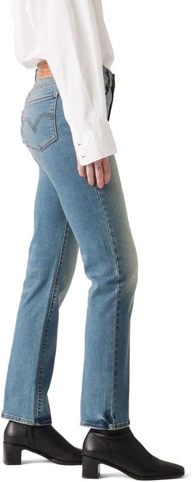 Levi's Women's Classic Straight Jeans - Image 3