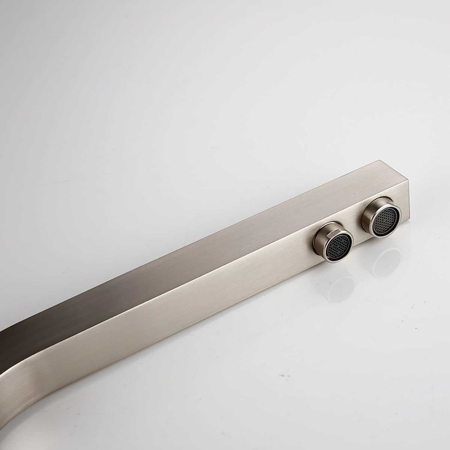 Filtre de robinet d'évier de cuisine en laiton chaud et froid 3 voies rotatif à 360 degrés d'eau potable brossé