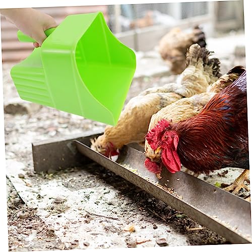 Pelle à fourrage compacte pour simplifier le nourrissage