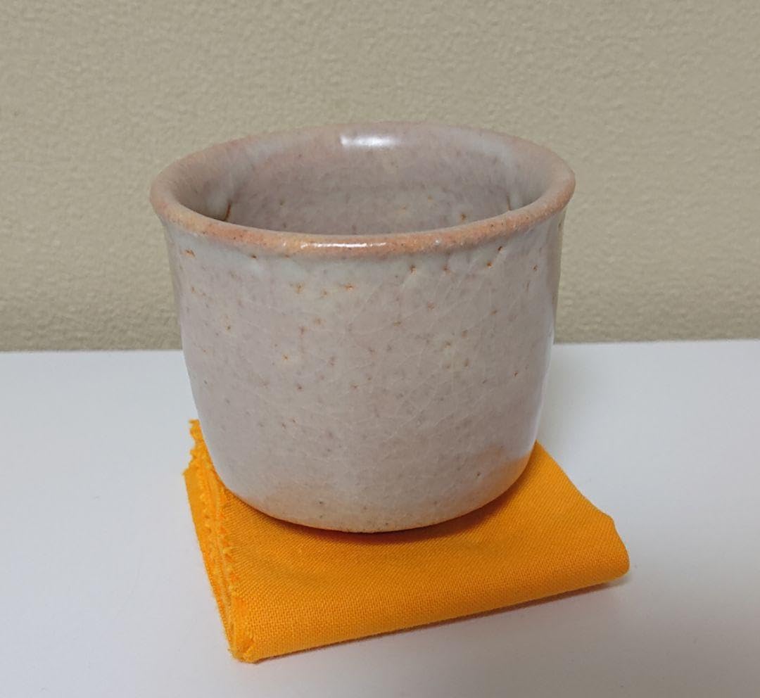 坂田慶造 萩 酒器 ぐい呑み　共布共箱 Amazon.co.jp: 坂田慶造 萩 酒器 ぐい呑み 共布共箱 : おもちゃ