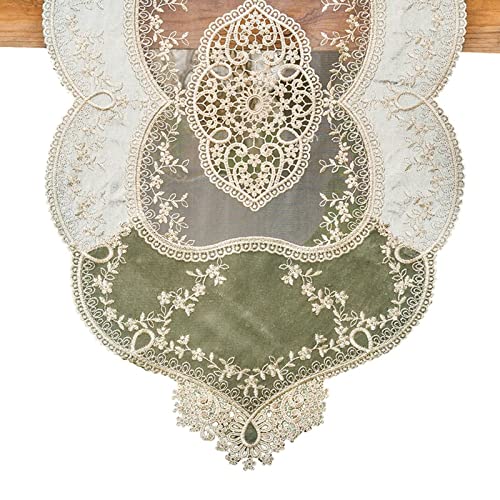 Chemin de table floral vert avec dentelle pour repas de fête
