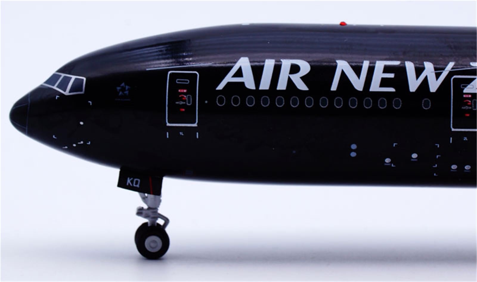 Repliki modeli samolotów 36CM 1/200 zestaw modeli do składania samolotu dla powietrza nowa zelandia B777-300ER ZK-OKQ klapy na dużą skalę odlewany model samolotu miniaturowy model samolotu