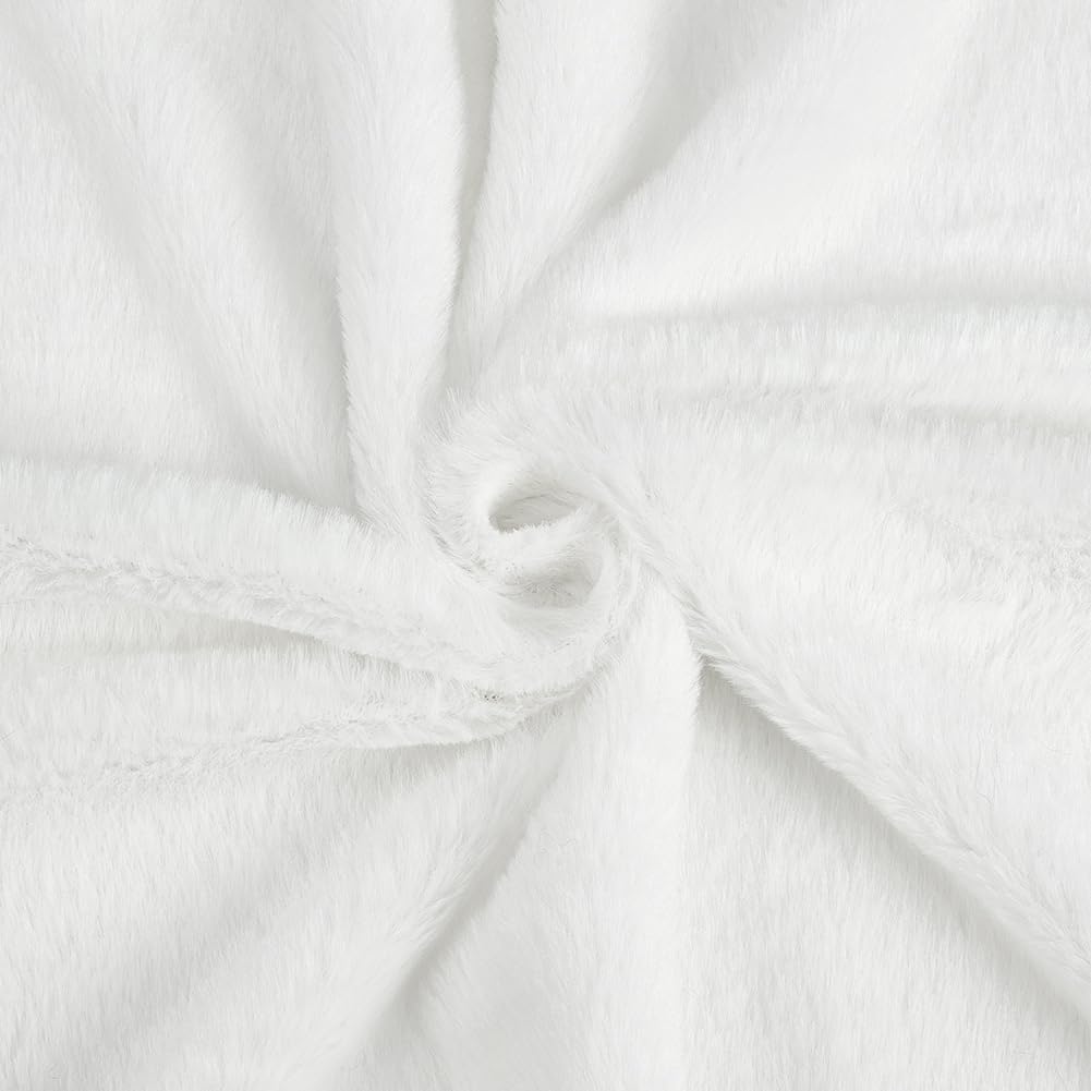 BENECREAT 50×160cm/19.7×63 Inch White Short Hair Faux Fur Fabric, Pre-Cut Craft Fur Fabric, Shaggy Fur Patches for Halloween Christmas Crafts, Costumes, Rugs, Pillows and Decorations
