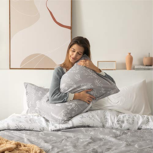 Bedsure King Comforter Set - Grey Comforter, Cute Floral Bedding Comforter Sets, 3 Pieces, 1 Soft Reversible Botanical Flowers Spring Comforter And 2 Pillow Shams #TOP3