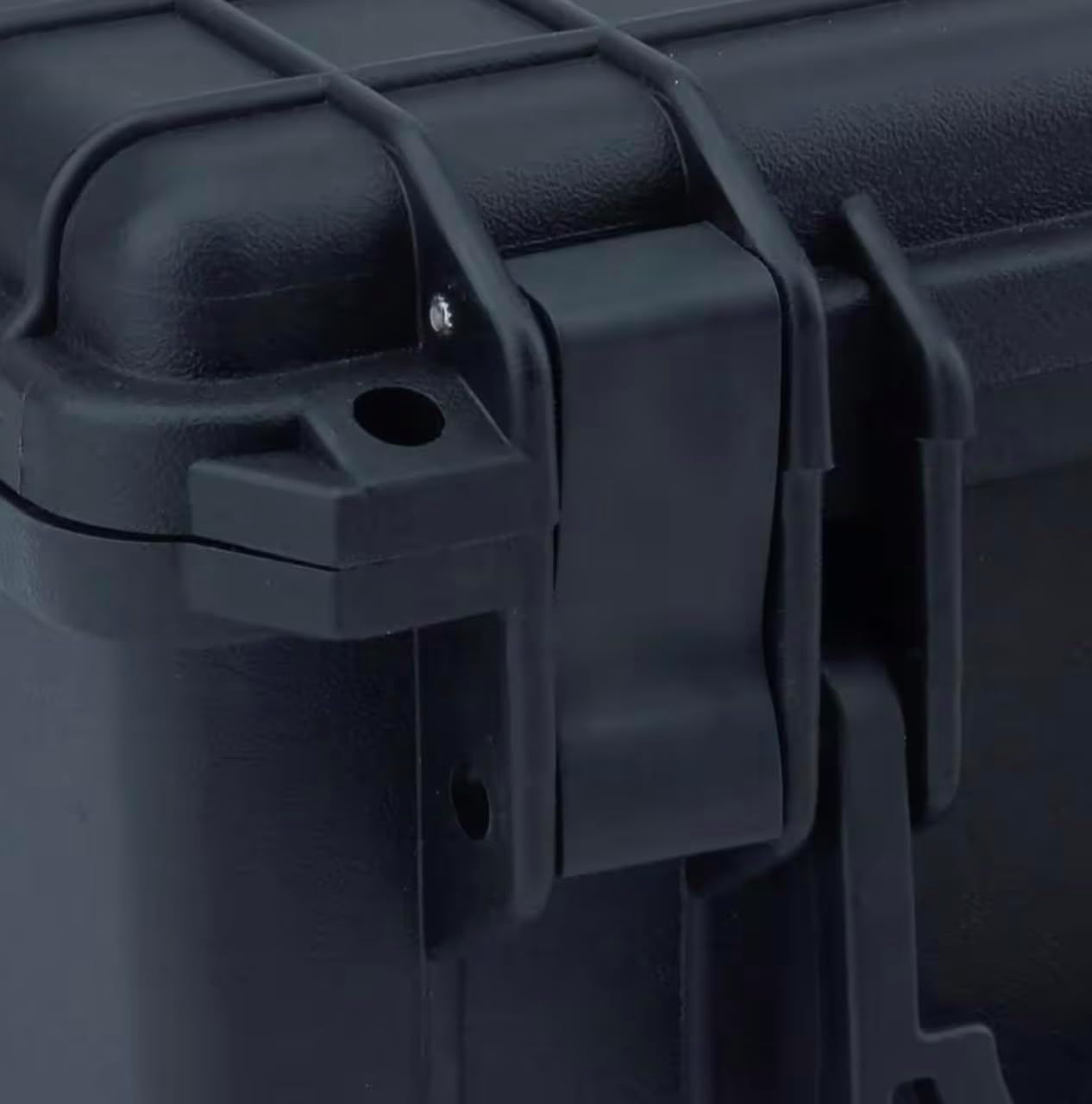 Dust and Water-Resistant Protective Case with Foam Insert, 2.7 Qt. QU95854