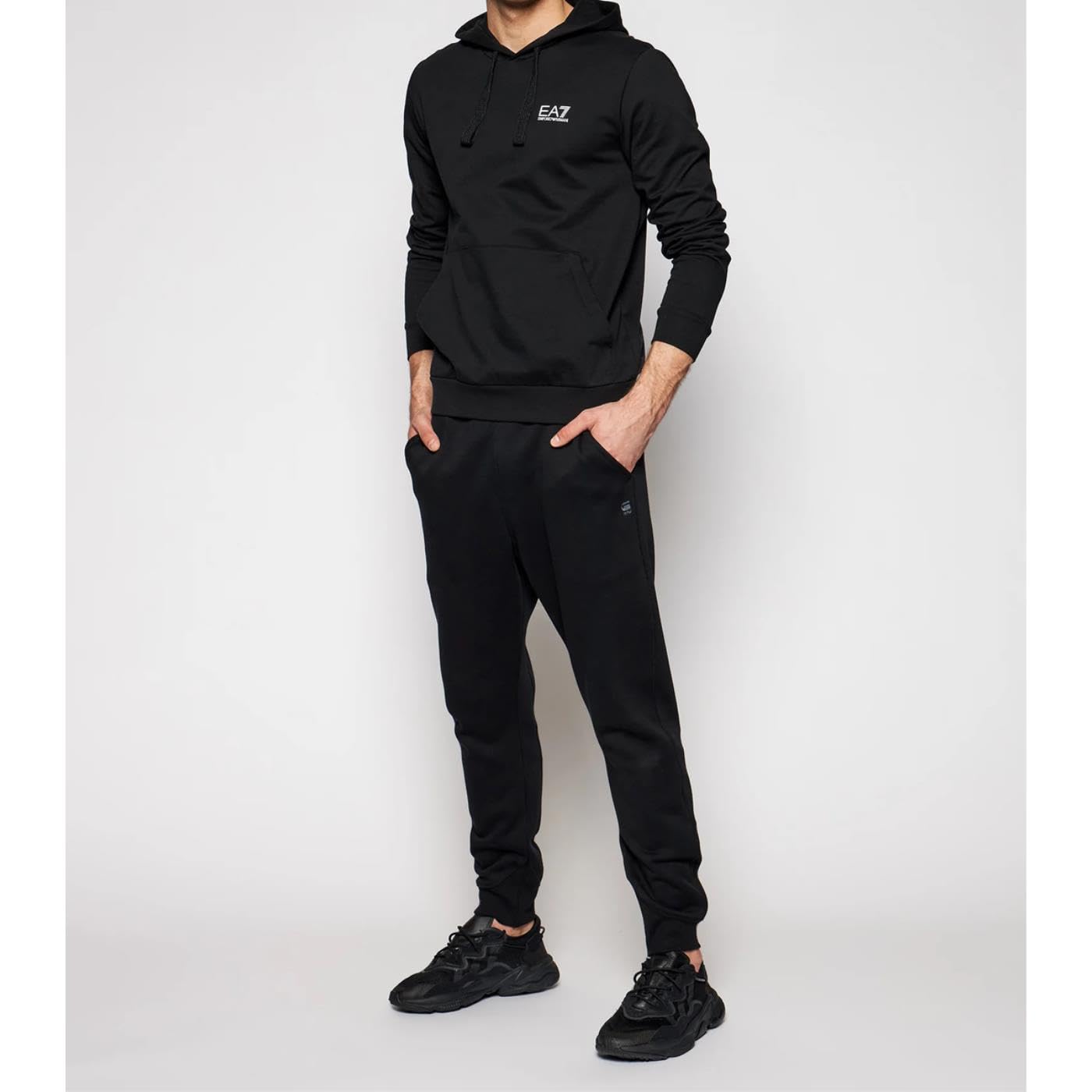 Emporio Armani EA7 męska bluza z kapturem XL, nowoczesne wzornictwo, wysokiej jakości materiały, wygodne dopasowanie