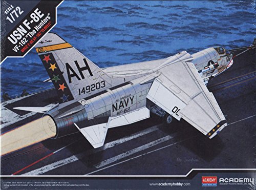 Kit de modélisme Academy F-8E VF-162 : maquette avion de chasse ultra-détaillée