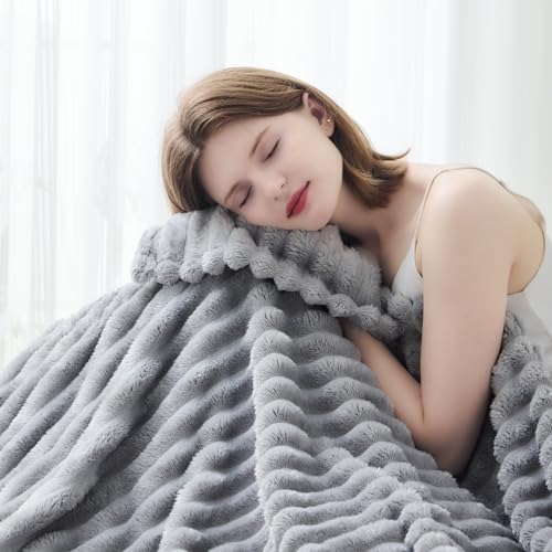 NEWCOSPLAY Super Soft Throw Blanket Light Grey Premium Silky Flannel Fleece 3D Ribbed Jacquard Lightweight Bed Blanket All Season Use (Light Grey Ribbed, Throw(50"x60"))