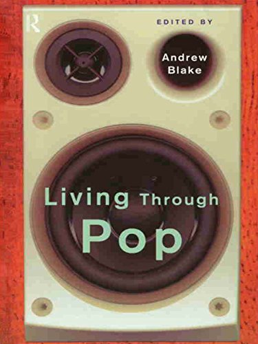 Living Through Pop livre en anglais pour votre lecture de table basse