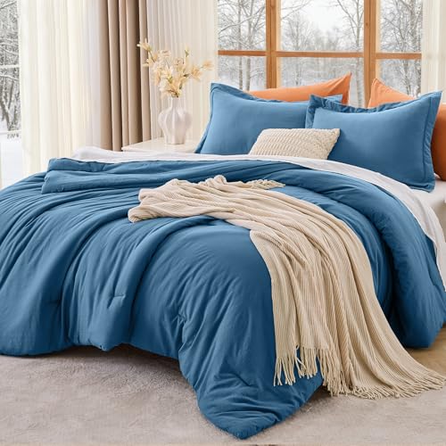 Image of MUXHOMO King Size Comforter Set, All Season Ultra Soft Down Alternative Bedding - 3 Piece Lightweight Bed Set Includes 1 Comforter (104 inchx90 inch) and 2 Pillow Shams (20 inchx36 inch), Teal