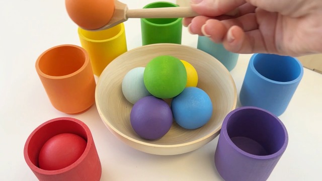 Gioco Educativo In Legno Balls In Cups – Palline Arcobaleno Per Imparare Colori E Numeri – Giochi Di Ordinamento Per Bambini
