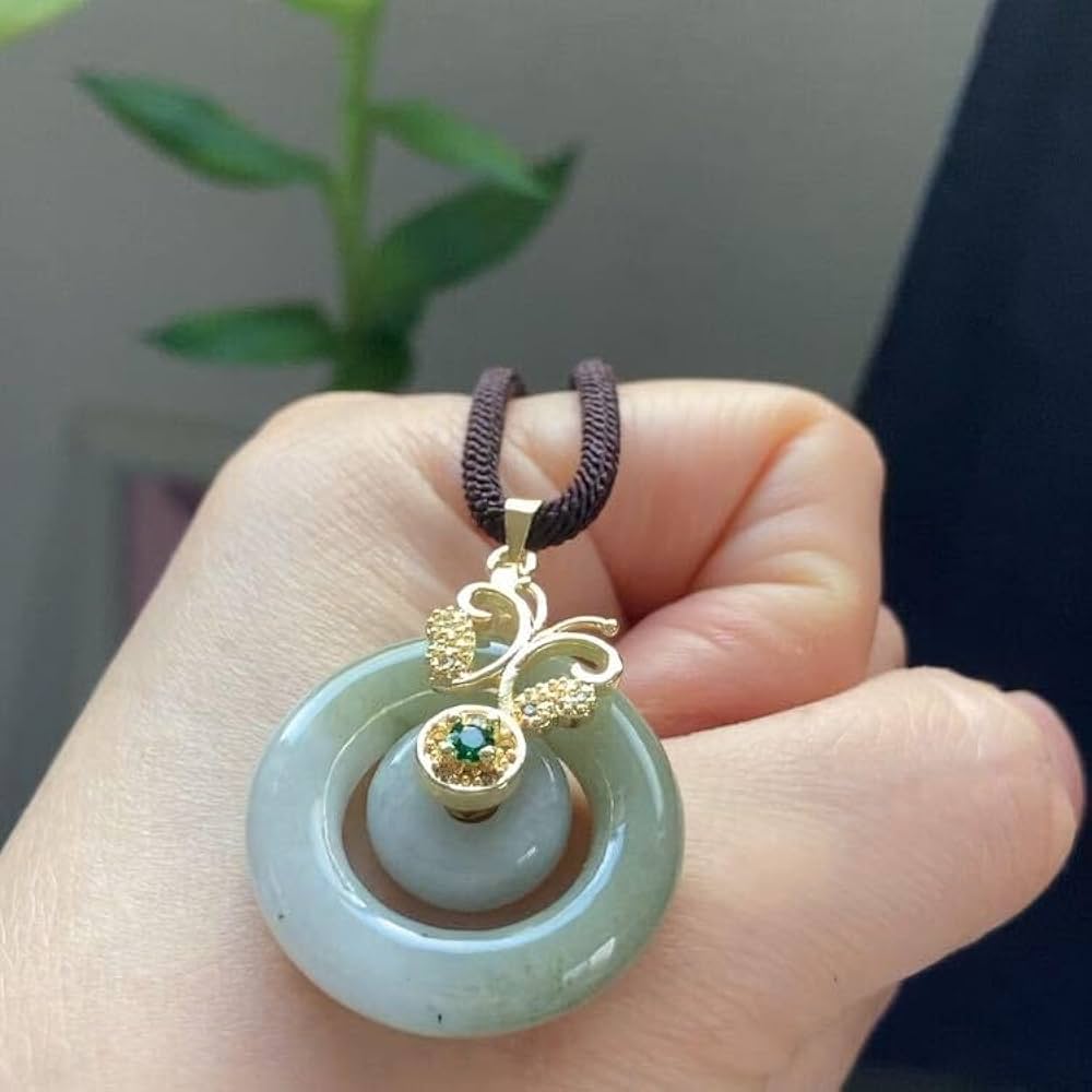 天然石 ミャンマーレッド本翡翠（A）魚札のネックレス（番号A4368） 天然石 ミャンマーレッド本翡翠（A）魚札のネックレス（番号