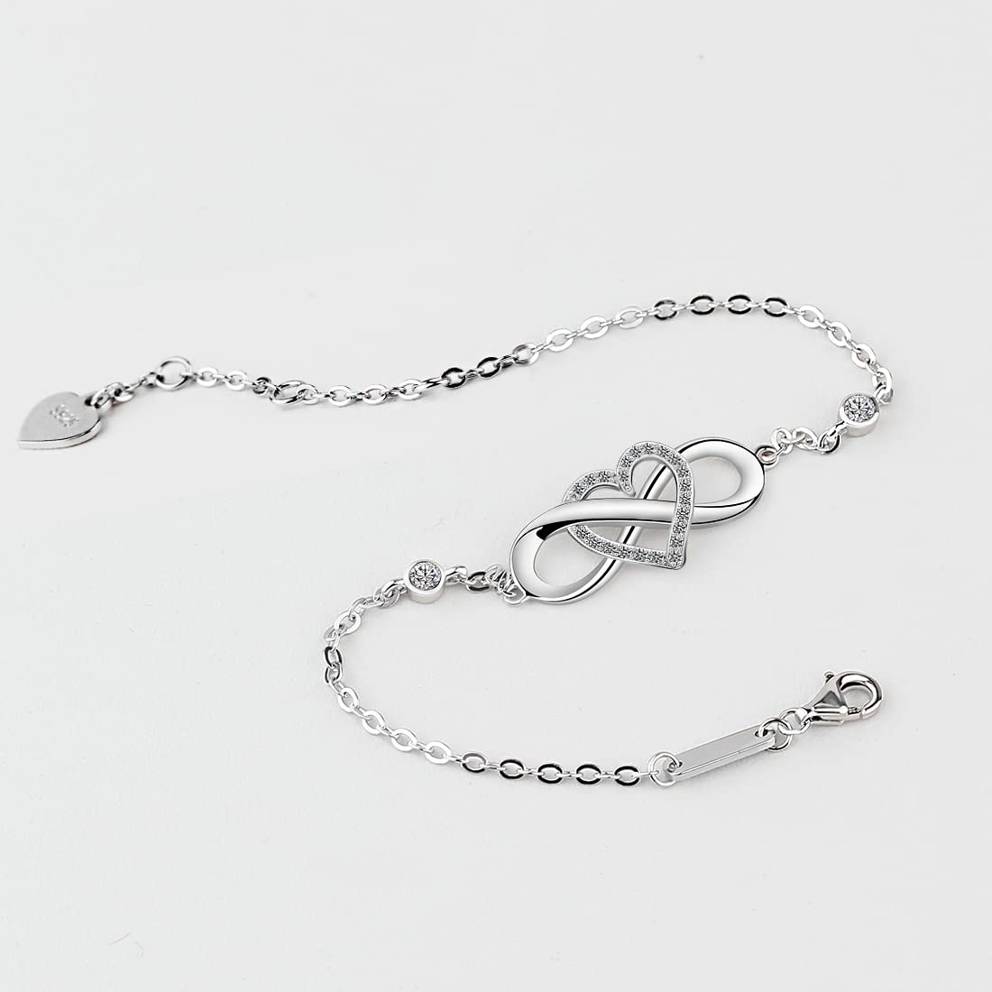Pulsera infinito para mujer de plata de ley 925 con circonita de cristal y símbolo de corazón de amor sin fin ajustable