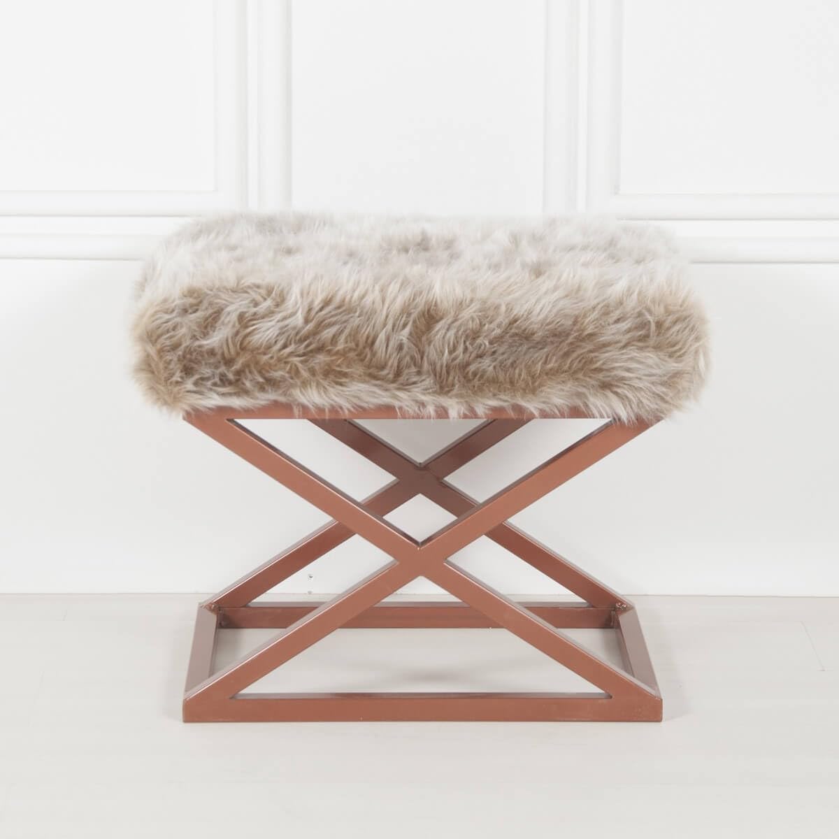 Pouf en cuivre design haut de gamme en métal et velours de polyester pour chambre raffinée