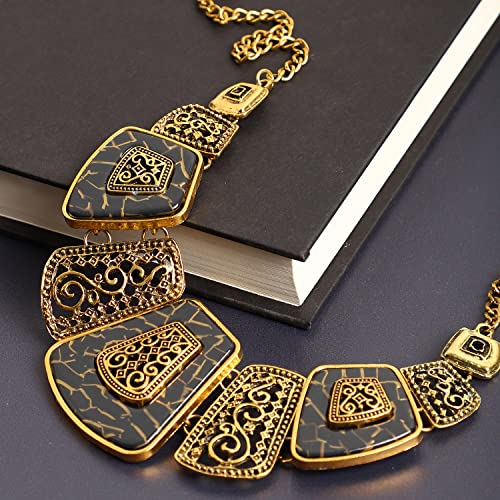 SOHI black necklace – image 2