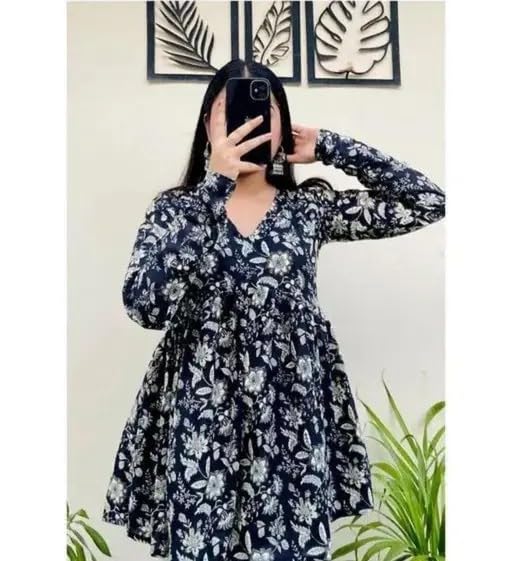 Image of Women's Floral Printed V-Neck Waist Length Full Sleeves Short Kurti Top
