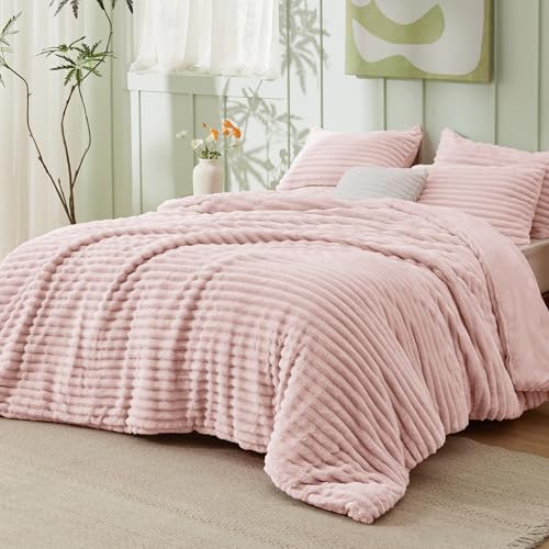 Image of Bedsure Full Fluffy Comforter Set - GentleSoft 3 Pieces Luxury Fleece Pink Bedding, Cozy Room Decor Aesthetic, 1 Full Bed Comforter (82 inchx86 inch) and 2 Pillowcases (20 inchx26 inch)