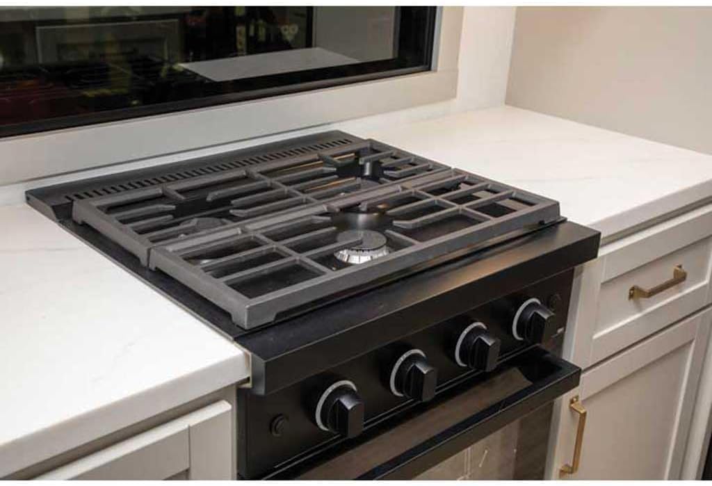 Furrion 2022119473 Chef Collection 24" RV 3-Burner Gas Range - Black