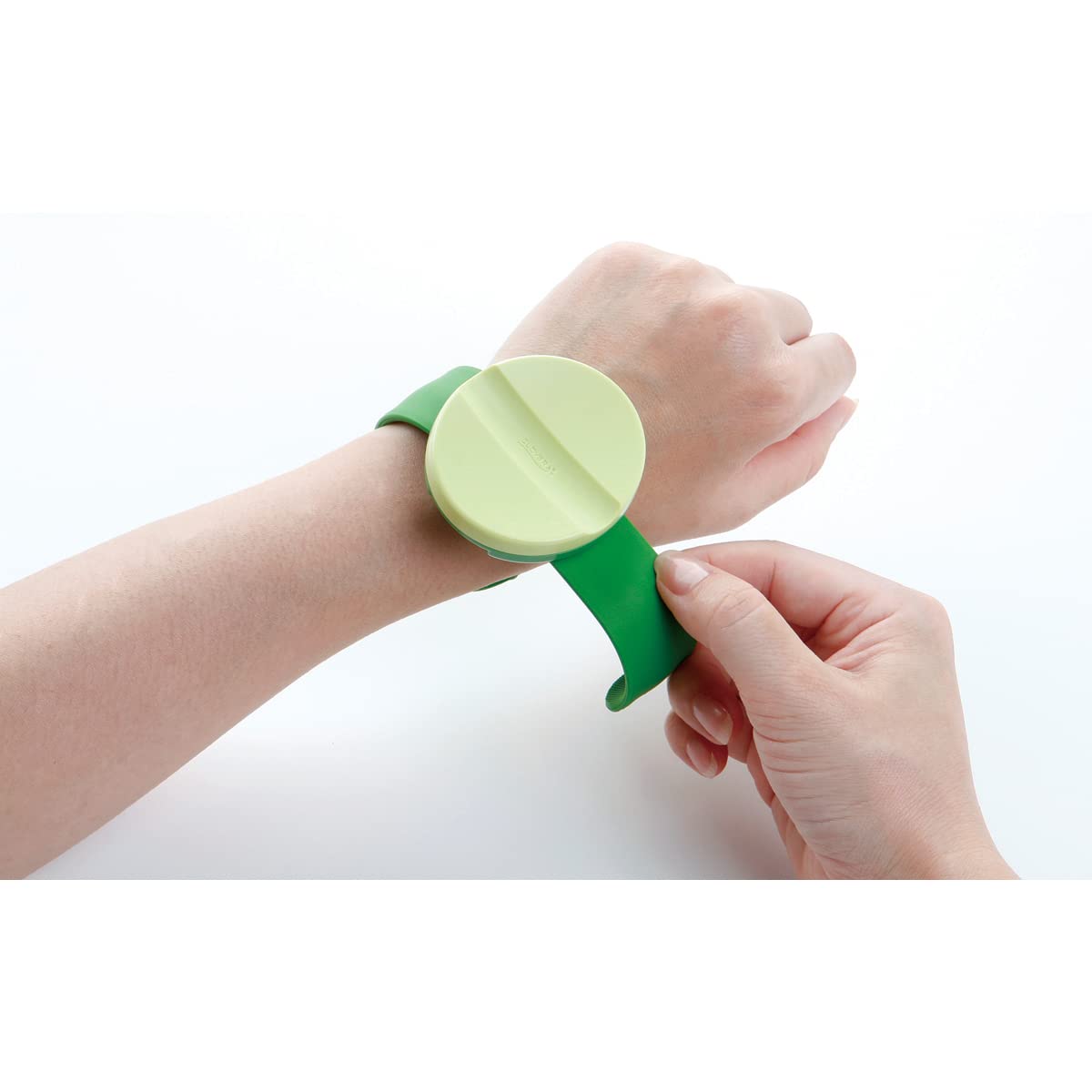 Clover Pin 'n Stow Wrist Pincushion-