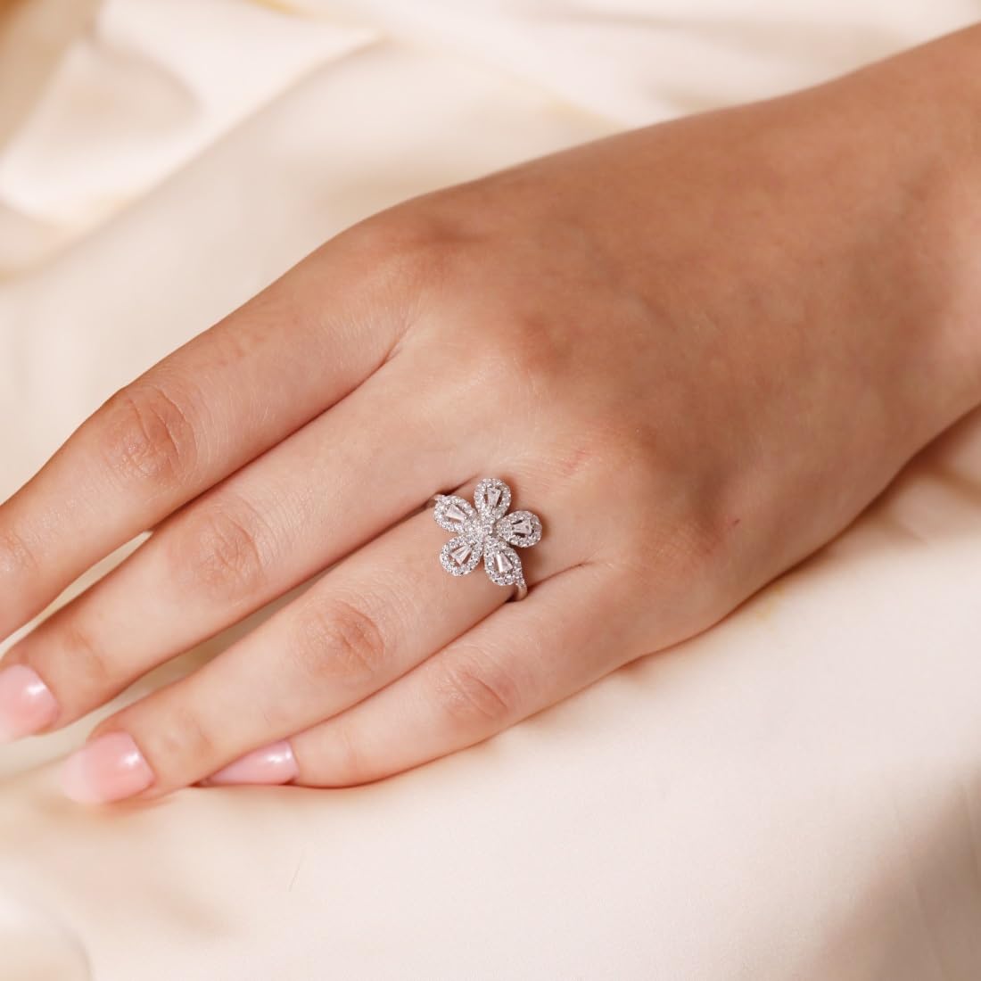 Women's 925 Sterling Silver Dazzling Floral Cubic Zirconia Ring