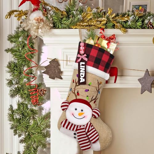 ASTNIC Calcetin de Navidad Grande con Etiquetas con Nombre Bolsa de Regalo de Calcetines de Navidad Personalizada en 3D Muñeco de Nieve Calcetin de Navidad Colgar Decoración Navideña