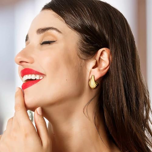 Gold Earrings 14K Gold Hoop Earrings for Women Studs Shell-Inspired Style That Stands Out Shell Stud Earring for Women4