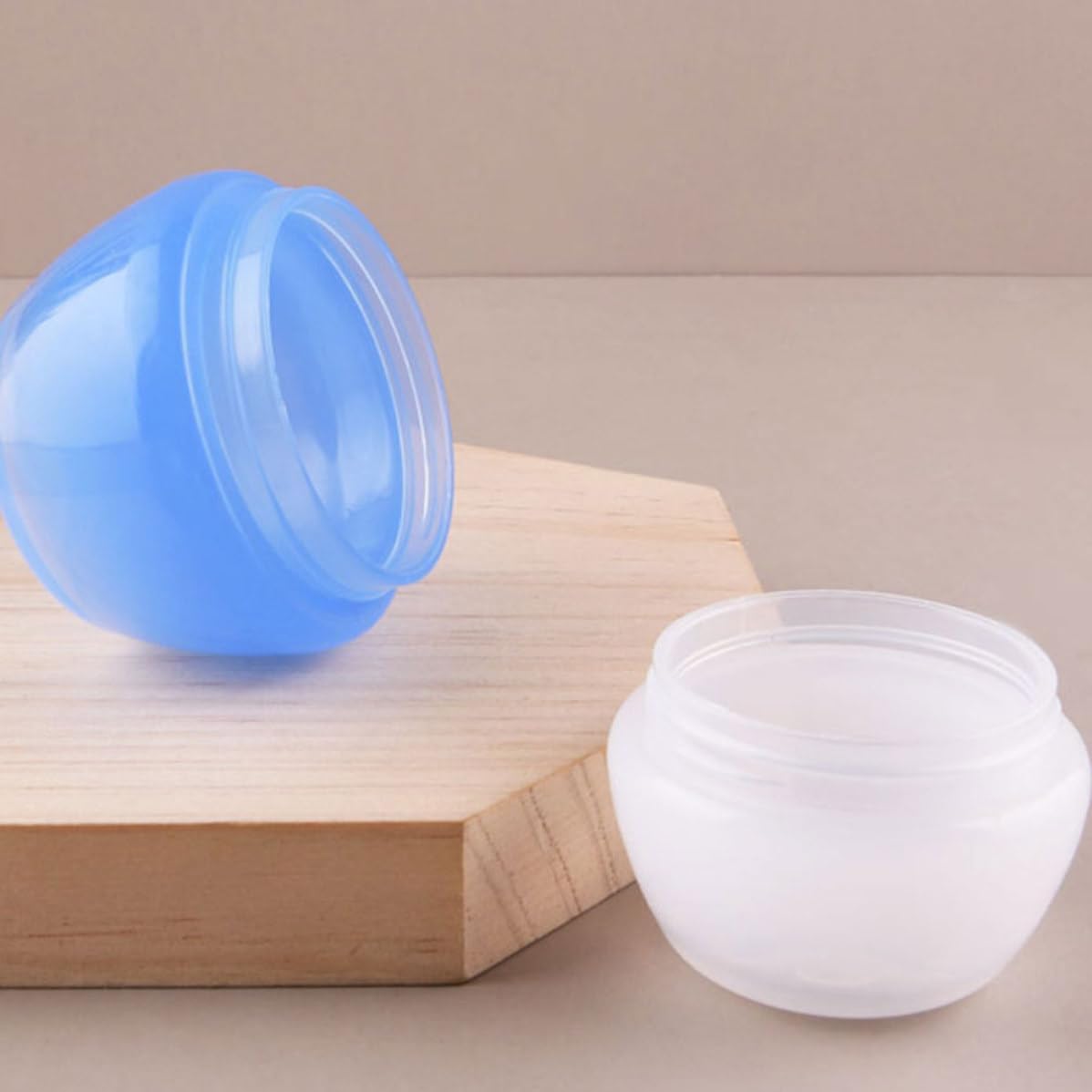 Mobestech 18pcs Portable Lightweight Reusable Pp Cream Storage Bottles Multipurpose Cosmetics Containers for Travel and Camping, Convenient Lotion and Moisturizer Face Cream Jars