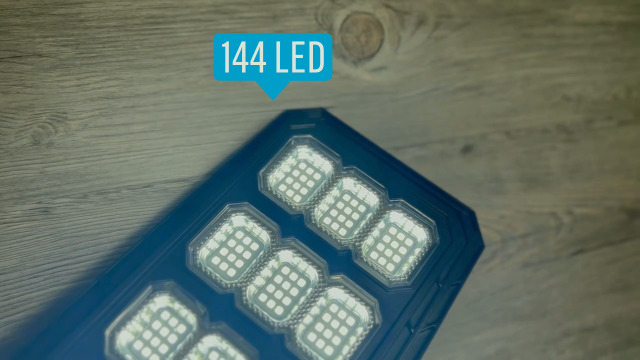 Kit 6 Lampioni Solari 200W Esterno - Luci LED Con Sensore Movimento E Telecomando, 144 LED 6500K Bianco Freddo - Foto 4