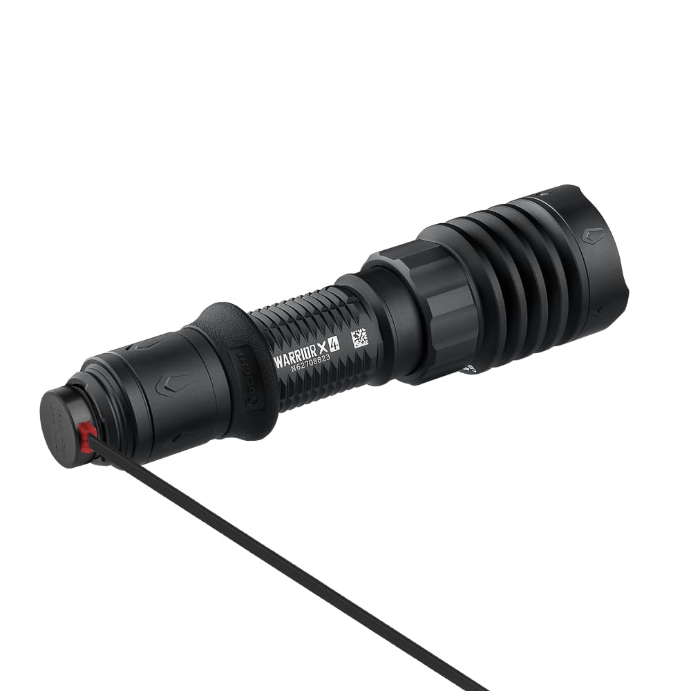 OLIGHT Torcia LED ricaricabile + Kit caccia Warrior X 4, 2600 lumen. Portata 630 metri
