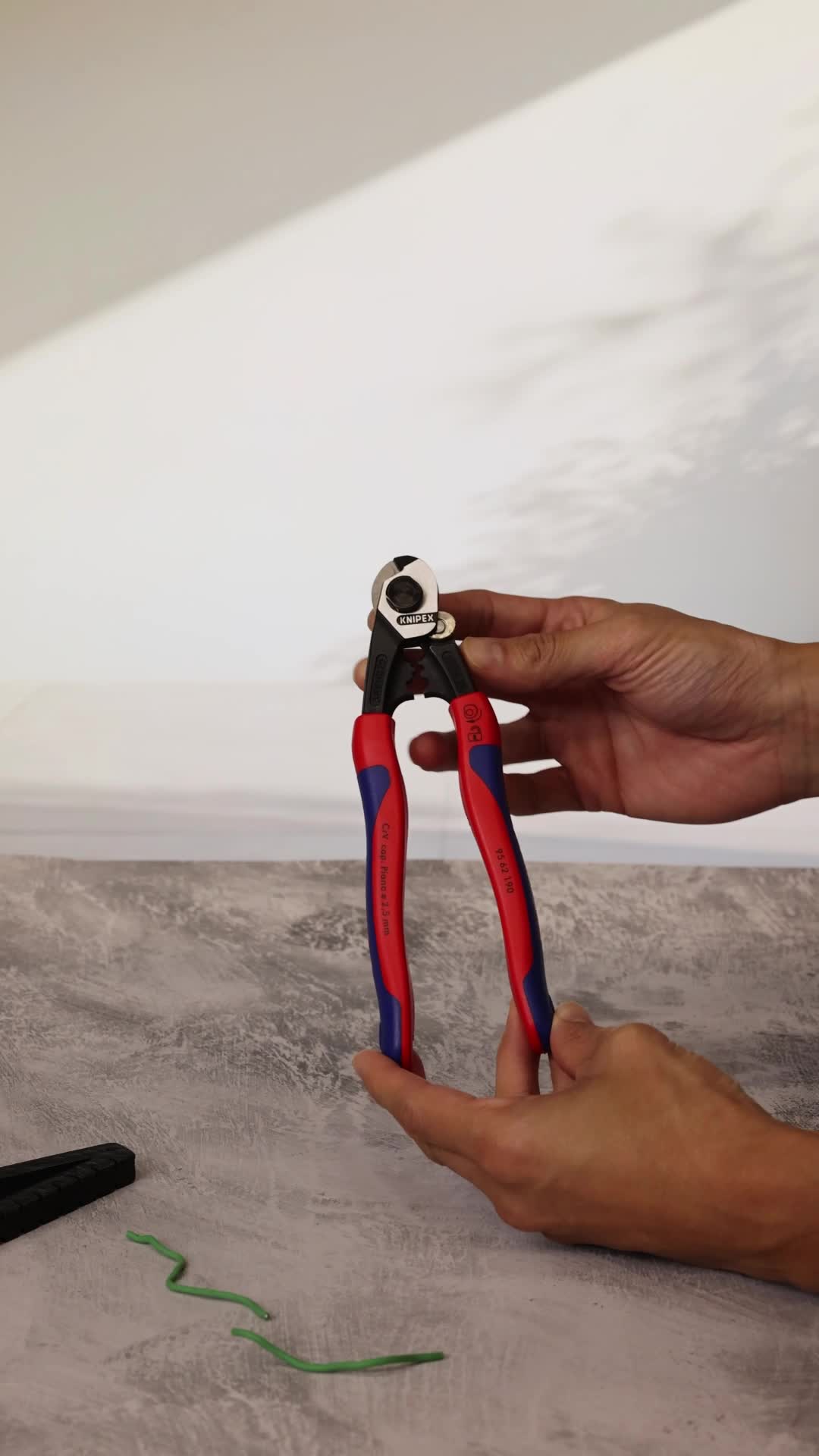KNIPEX Wire Rope Cutter Forged with Multi-Component Handles 190 mm