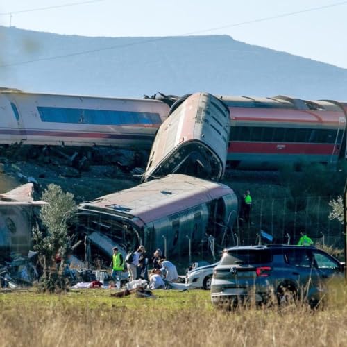 Deadly Train Crash in Spain; Pretti&rsquo;s Parents Call Out Feds & Mel Robbins on Stressful Times