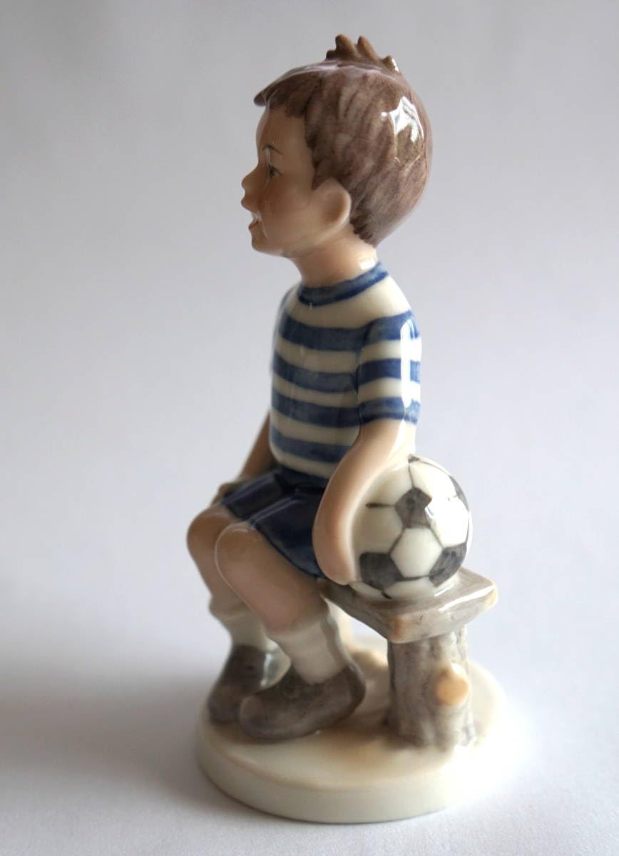 2000年 フレデリック 少年 サッカー フィギュリン ミレニアム 2000年 フレデリック 少年 サッカー フィギュリン ミレニアム