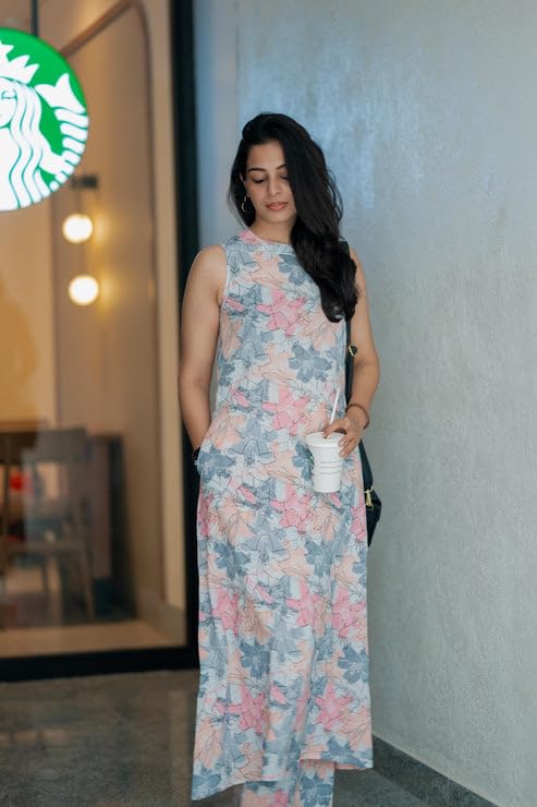 Image of ANNI DESIGNER Women's Cotton Blend Floral Kurta with Pant