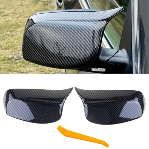 🚕 【Lista de empaque】 El juego incluye 1 par de coche cubierta de espejo retrovisor fibra de carbono (izquierda + derecha) y una herramienta de extracción. Herramienta de eliminación: le ayuda en el proceso de conversión mientras protege su automóvil contra daños. Dígale adiós a la monotonía de un automóvil desnudo y obtenga una nueva apariencia e integración con el automóvil original. Las modificaciones pueden darle a su automóvil un aspecto deportivo .