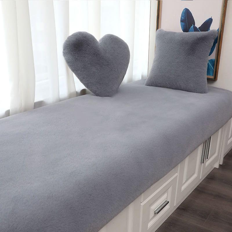 Tapis de couleur unie en peluche pour réchauffer un sol froid et sécuriser la chambre