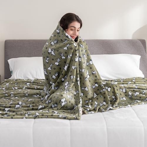 Image of Berkshire Blanket Peanuts VelvetLoft Cute Character Snoopy Plush Blanket,Loden Green,Twin 60 in x 90 in (Official Peanuts Product)