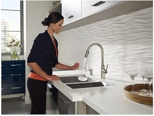 Miniatura 4 de Moen 87066SRS Grifo de cocina de arco alto con dispensador de jabón de The Nori Collection, resistente a manchas de acero inoxidable