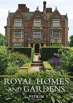 Paperback Royal Homes and Gardens Book