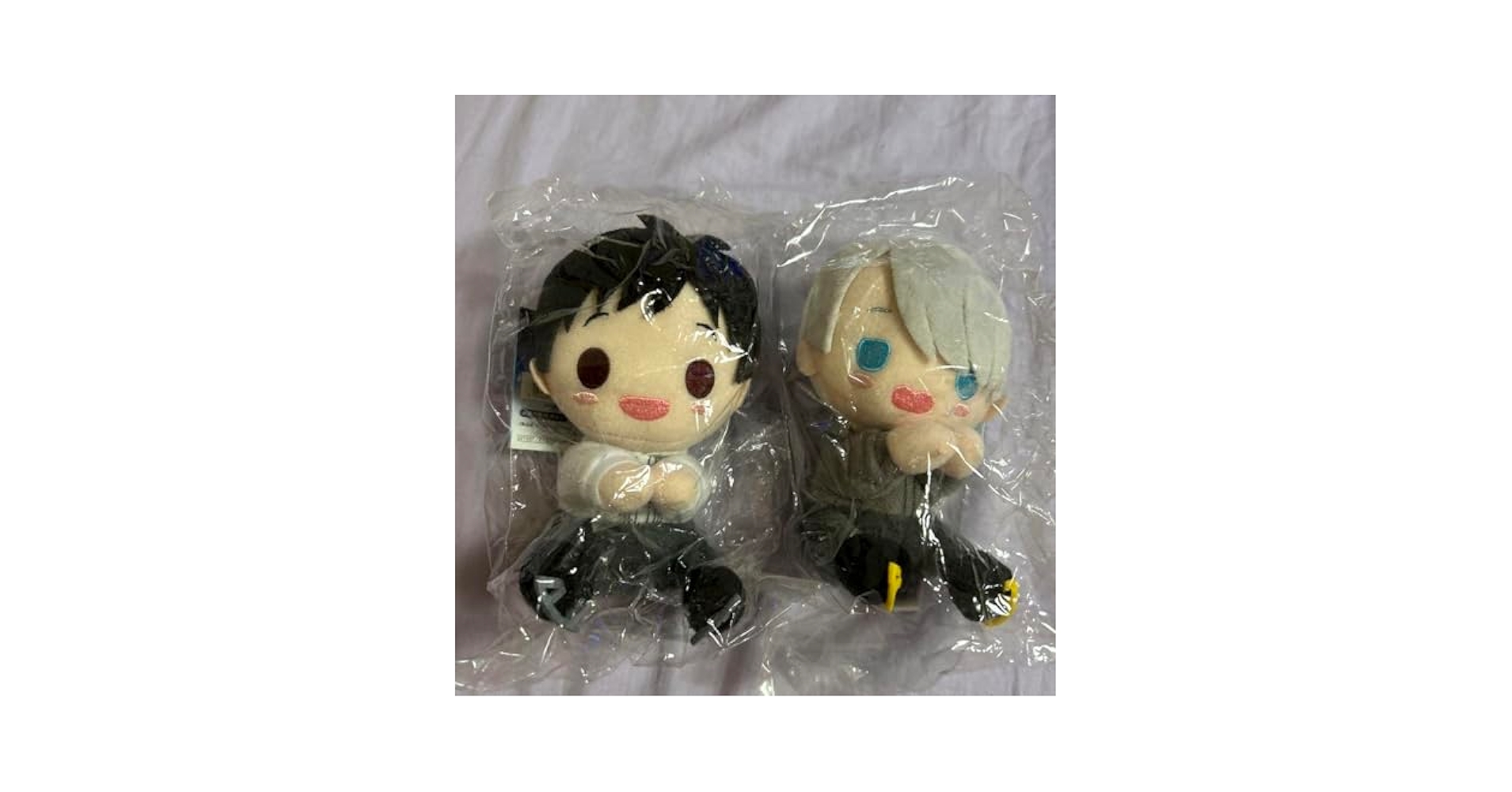 ユーリ!!! on Ice ぴたぬい 勇利＆ヴィクトル Amazon.co.jp: ユーリ!!! on Ice ぴたぬい 勇利&ヴィクトル