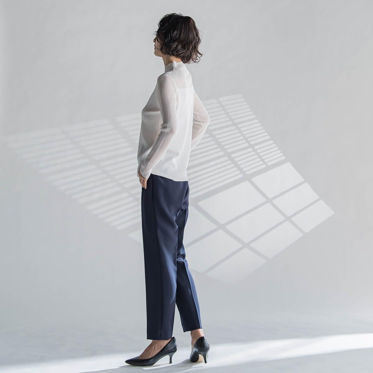 ロブジェ] 洗える・アンサンブル可能 花柄オパール加工ベスト ロブジェ