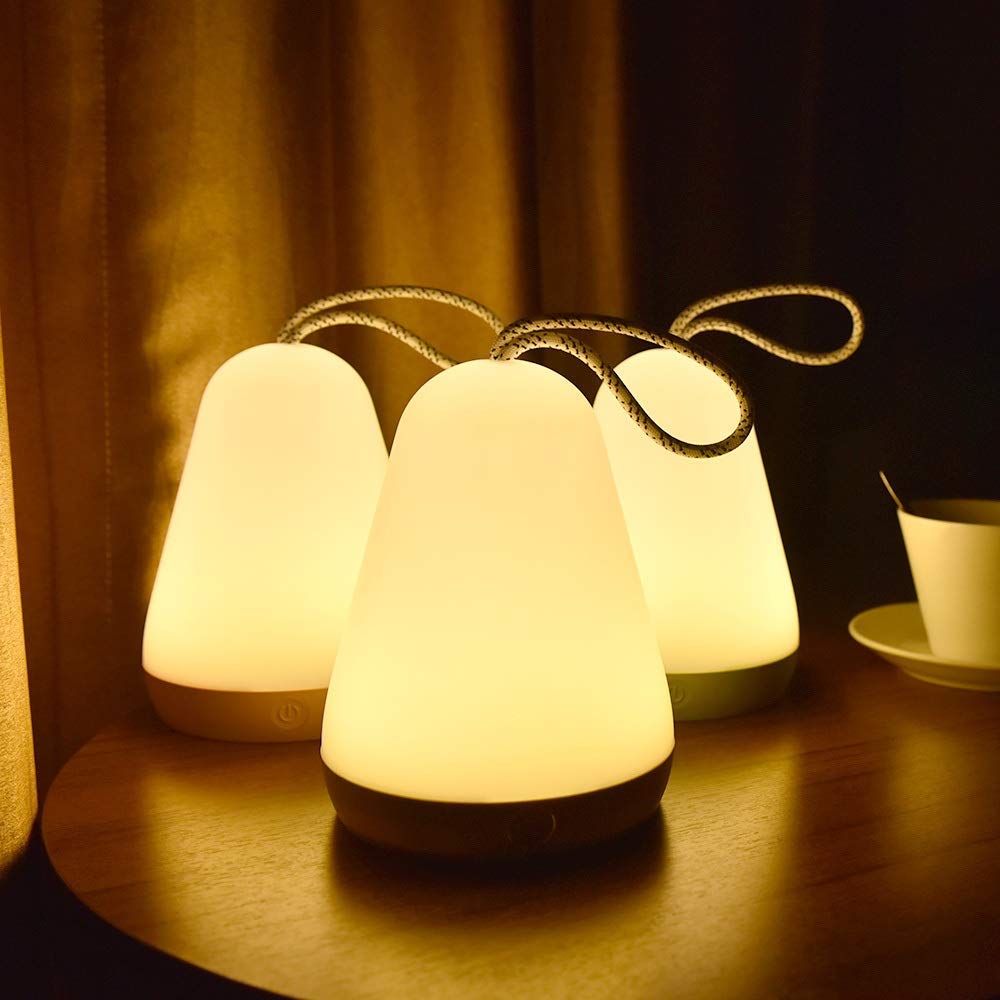 Lampy stołowe Silikonowa lampa stołowa na biurko Przenośna lampka nocna LED Pilot Możliwość przyciemniania Zegar Lampka nocna z możliwością ładowania USB Latarnia zewnętrzna (Kolor abażuru: biały)