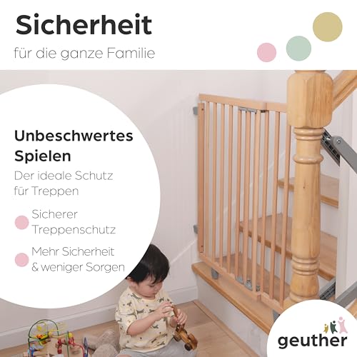 Geuther Treppenschutzgitter Oris | Türschutzgitter zum Anschrauben inkl. 2X Klemmen für Treppengeländer, Breite 95-135 cm | Stabiles Türgitter mit Schwenktür | Kindergitter Holz, Natur lackiert