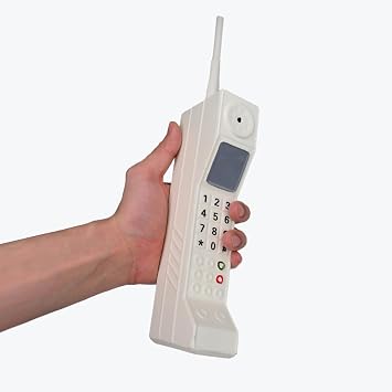 Home Decor Cell Phone Ornament, Retro Mobile Phone Model, 90s Phone Prop for 80s 90s Party Decorations, for Home Living Room Decor Desktop Decoration White
