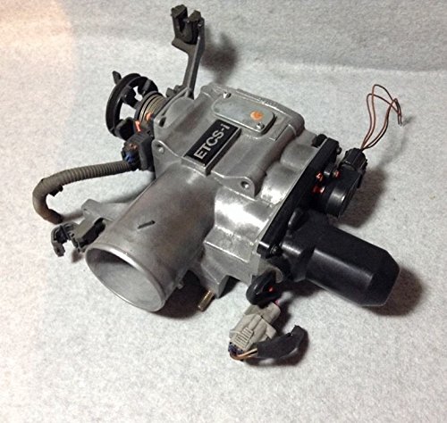 Amazon.co.jp: 01-05 Lexus GS300 IS300 スロットルボディ 22030-46220