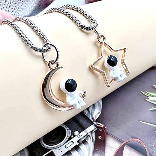 Couples Astronaut Pendant Necklaces,2Pcs Spaceman Promise Mutual Attraction Matching Jewelry Valentine's Day Gift for Husband Wife4