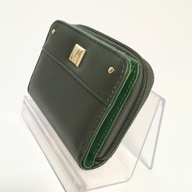 【新品未使用】二つ折り財布（ダークグリーン） 新品未使用】大人気 二つ折り財布 ダークグリーン 小銭入れ付き カード