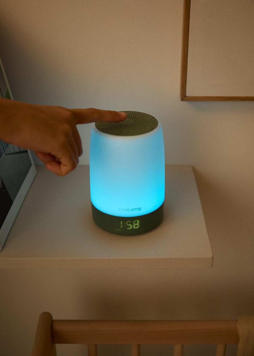 CREATE/BABY DREAM CONNECT/Lámpara de sueño y ruido blanco para bebés con WiFi verde sage/Conexión Bluetooth. 3 funciones. 32 pistas de audio. 8 modos de iluminación LED. 10h de autonomía. 3W